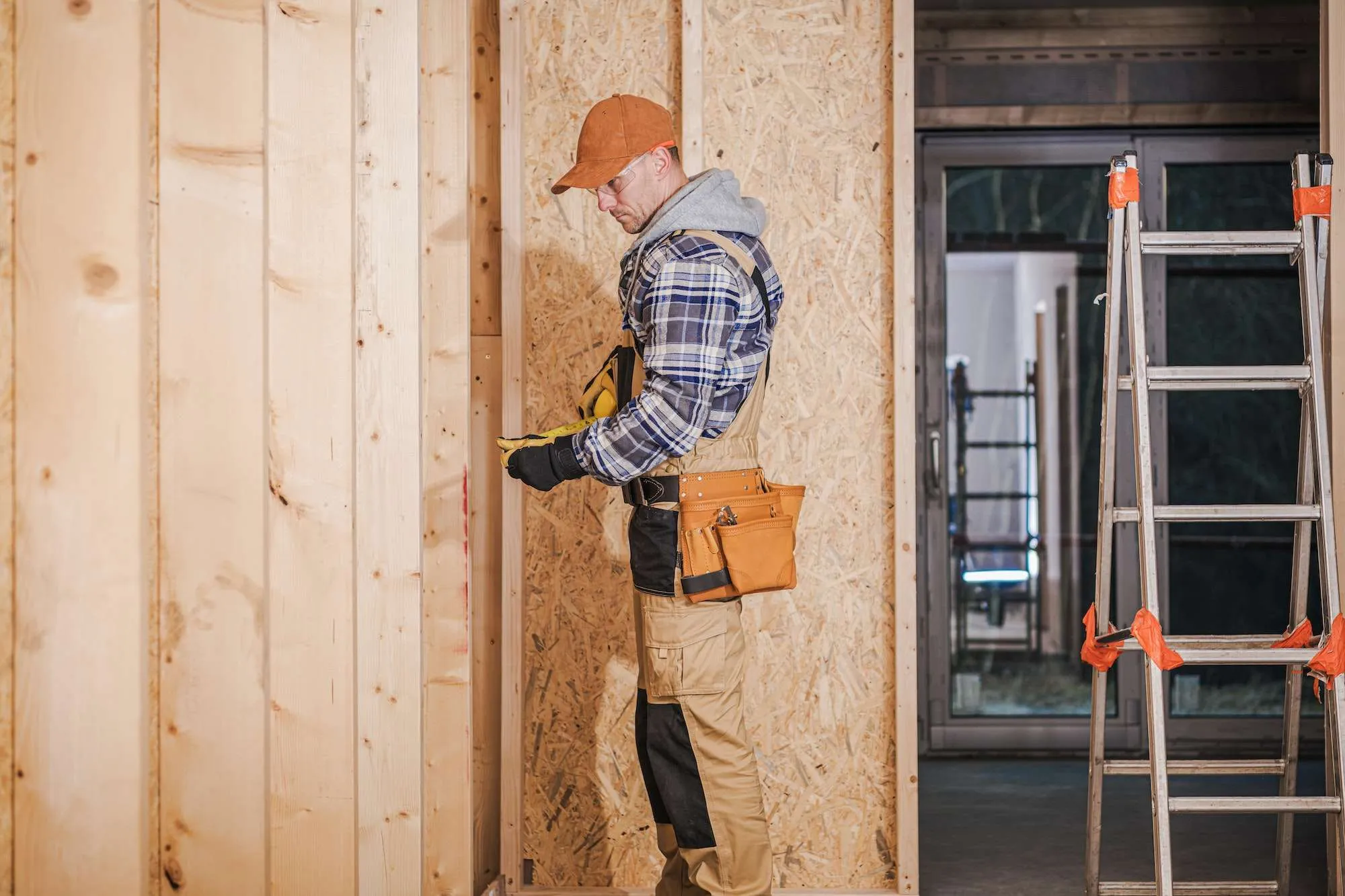 Secure your general contracting business in Colorado with our liability insurance, featuring access to 50+ carriers for the best rates and coverage. Call us today!